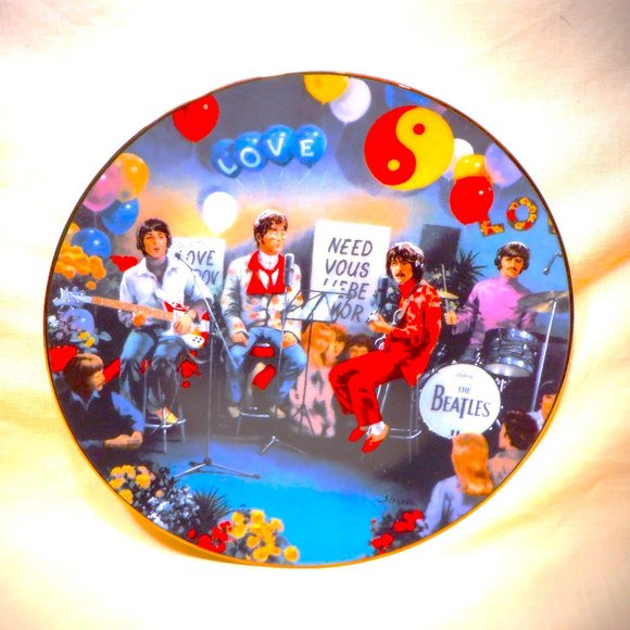 THE BEATLES *** ALL YOU NEED is LOVE *** Collector's Plate No.19045A - Picture 1 of 3
